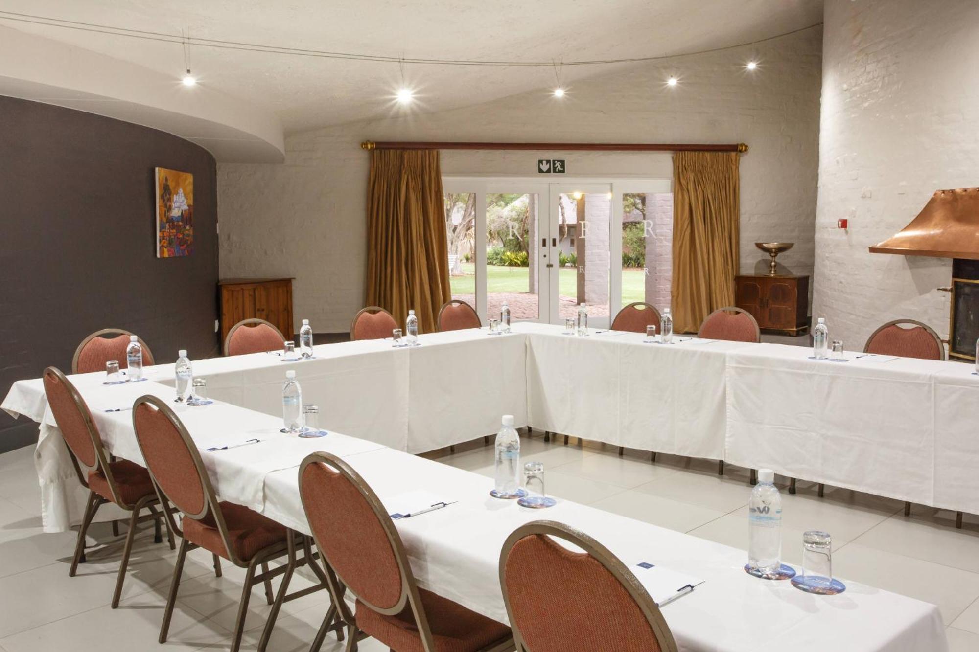 Protea Hotel By Marriott Oudtshoorn Riempie Estate Luaran gambar